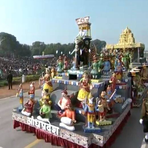 आंध्र प्रदेश की झांकी में तिरूपति ब्रम्होत्सव की झलक दिखाई दी.