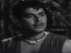 किस्सा-ए-बॉलीवुड: इस सुपर स्टार के कहने पर विलेन बने बॉलीवुड के लॉयन अजीत