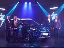 Tata Nexon EV हुई लॉन्च, कीमत 13.99 लाख से शुरू, जानें इसकी खूबियां