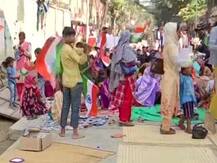 दिल्ली के शाहीन बाग की तरह मुंबई में CAA के खिलाफ महिलाओं का प्रदर्शन जारी