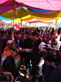 शाहीन बाग पहुंचे 'दिल्ली वाले ऑटो राजा', प्रदर्शनकारी बोले- हम सिर्फ CAA के खिलाफ, धरने का कोई शौक नहीं