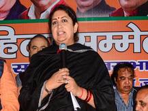 पुलिस पर फेंकने के लिए 'आम आदमी पार्टी' ने बच्चों के हाथ में दिए पत्थर- स्मृति ईरानी