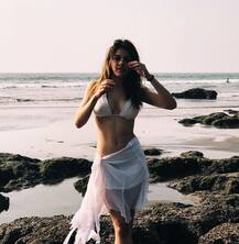 ये स्टार डॉटर करने जा रही हैं बॉलीवुड में डेब्यू, फोटो शेयर कर लिखा- हो जाती हूं कन्फ्यूज