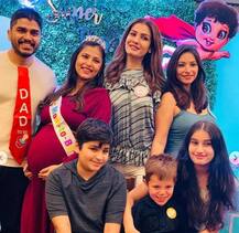 IN PICS: नाती के नामकरण पर रवीना टंडन ने दिया ये कीमती तोहफा, सामने आईं तस्वीरें