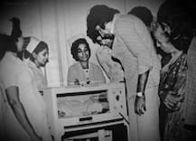 अभिषेक बच्चन की जन्म के कुछ मिनटों बाद की तस्वीर हो रही वायरल, खुद अमिताभ ने कही ये बात