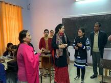 शिक्षा विभाग की प्रमुख सचिव आराधना शुक्ला बनीं 9वीं की छात्रा, स्टूडेंट बनकर टीचर से पूछे कई सवाल