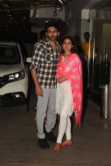 Photos: देर रात कार्तिक आर्यन के साथ खास अंदाज में दिखी सारा अली खान, सामने आई ऐसी तस्वीरें