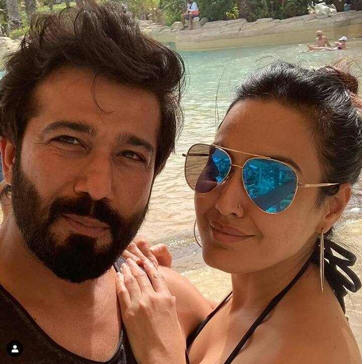 वहीं, वर्क फ्रंट की बात करें काम्या टीवी सीरियल 'बनूं मैं तेरी दुल्हन', 'मर्यादा-लेकिन कब तक' में अपने किरदारों को लेकर खासा चर्चा में रहीं. (Photo Credit: @panjabikamya)