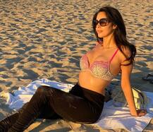 43 की उम्र में 23 की लगने वाली मल्लिका शेरावत फिट रहने के लिए क्या-क्या करती हैं? जानें