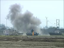 लखनऊ: 5 फरवरी से शुरू होने वाले डिफेंस एक्सपो का हुआ लाइव डेमो, आसमान चीरते हुए गुजरे फाइटर जेट