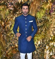 IN PICS: करीना की भाभी बनने को तैयार हैं आलिया? रणबीर और नीतू के साथ ये तस्वीरें कर रही इशारा