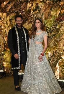 IN PICS: करीना के भाई के रिसेप्शन में पहुंचे अंबानी से लेकर शाहरुख, यहां देखें खास तस्वीरें