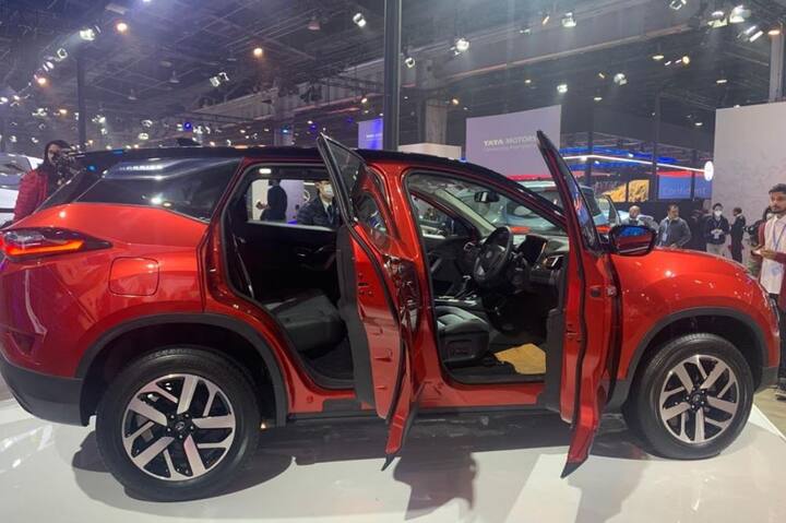 इसकी कीमत की बात करें तो यह सामान्य हेरियर से महंगी होगी लेकिन इसमें पहले के मुकाबले कई फीचर भी देखने को मिलेंगे.