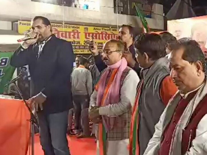 Delhi Election: Great Khali campaigns for bjp in Janakpuri Delhi Election: बीजेपी उम्मीदवारों के लिए प्रचार में उतरे मशहूर रेसलर 'द ग्रेट खली'
