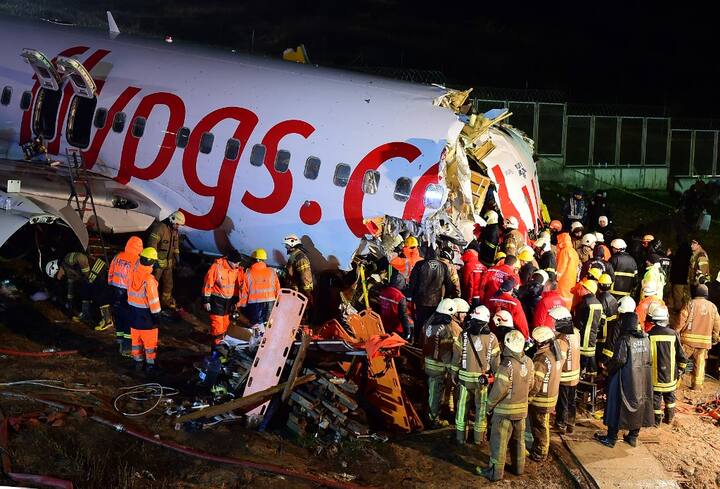 सरकारी प्रसारक टीआरटी के मुताबिक विमान तुर्की की किफायती विमानन कंपनी पेगैसस एयरलाइंस का है.