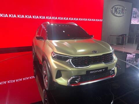 Auto Expo 2020: किया ने उठाया अपनी suv 'सोनेट' से पर्दा, यहां देखें तस्वीरें Auto Expo 2020: किया ने उठाया अपनी suv 'सोनेट' से पर्दा, यहां देखें तस्वीरें