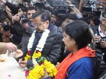 हनुमान मंदिर दर्शन करने पहुंचे केजरीवाल, कहा-संकटमोचक देश के सभी संकट हर लें यही मेरी प्रार्थना