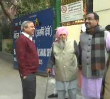 In Pics: सीएम केजरीवाल, एलजी बैजल, विदेश मंत्री जयशंकर समेत इन दिग्गजों ने डाले वोट