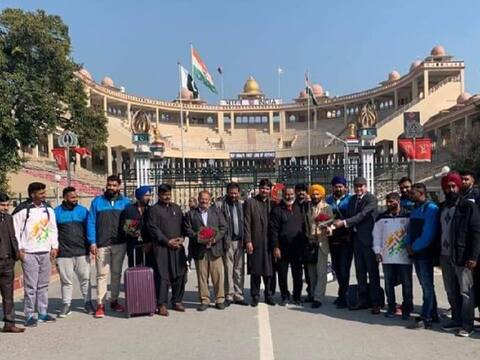 Kabaddi World Cup 2020 के लिए पाकिस्तान पहुंची भारतीय टीम, विवाद खड़ा हुआ Kabaddi World Cup 2020 के लिए पाकिस्तान पहुंची भारतीय टीम, विवाद खड़ा हुआ
