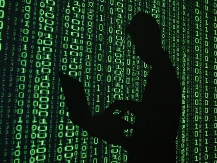 Dubai Hackers Ourmine hacked Facebook's Twitter and Instagram accounts दुबई में बैठे हैकर्स ने फेसबुक का ट्विटर और इंस्टाग्राम अकाउंट किया हैक