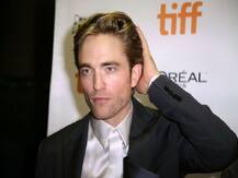 दुनिया के सबसे हैंडसम मैन हैं ट्वाईलाइट के हीरो रॉबर्ट पैटिंसन, इस रिपोर्ट में हुआ खुलासा