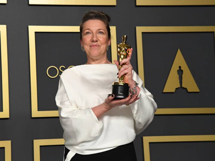 जैकलीन दुर्रान को लिटिल वुमन में कॉस्ट्यूम डिज़ाइन के लिए मिला है 2020 का ऑस्कर अवॉर्ड. 