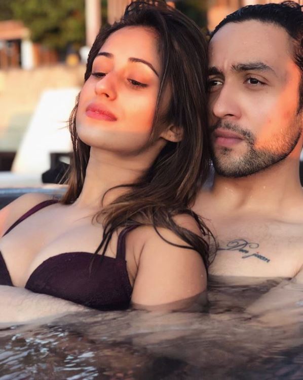 Valentine Week में अध्ययन सुमन की गर्लफ्रेंड नें शेयर की टॉपलेस तस्वीर, यहां देखिए दोनों की रोमांटिक तस्वीरें