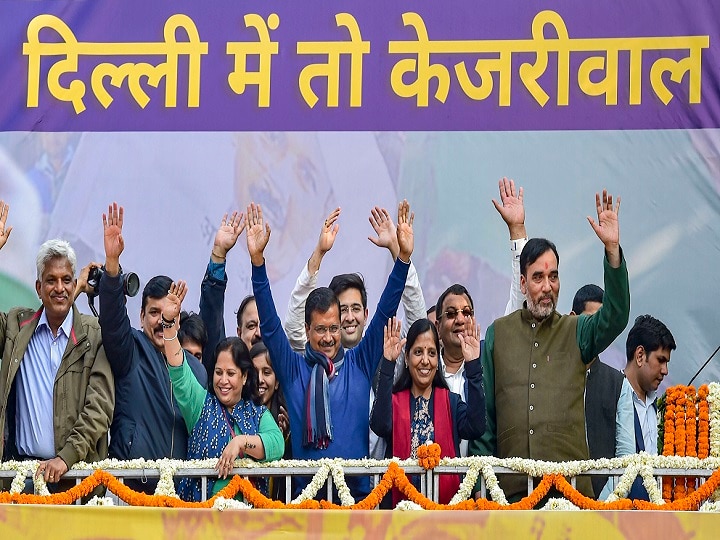 arvind kejriwal elected as party legislative leader, will take oath on 16 february केजरीवाल चुने गए विधायक दल के नेता, 16 फरवरी को रामलीला मैदान में होगा शपथ ग्रहण