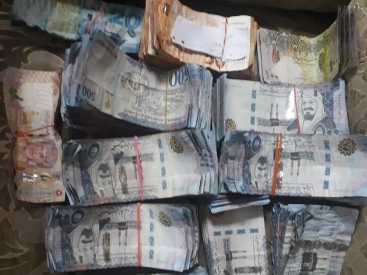 Currency smuggling in peanuts, mutton and biscuits: CISF खाने के सामान में छुपाकर ले जा रहा था 45 लाख रुपये के विदेशी नोट, CISF ने दिल्ली एयरपोर्ट पर किया गिरफ्तार