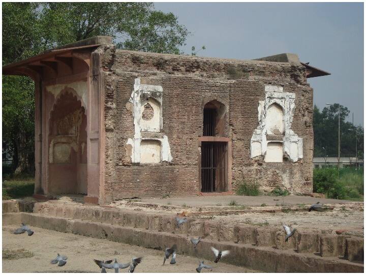 coronation site to get facelift in Delhi Shalimar Bagh जिस महल में हुई थी औरंगजेब की ताजपोशी, अब उस शीश महल का हो रहा है नवीनीकरण