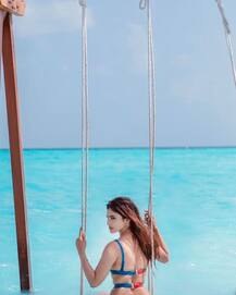 अपनी दिलकश अदाओं से फैंस को मदमस्त कर रही हैं टीवी अभिनेत्री मौनी रॉय, यहां देखें तस्वीरें