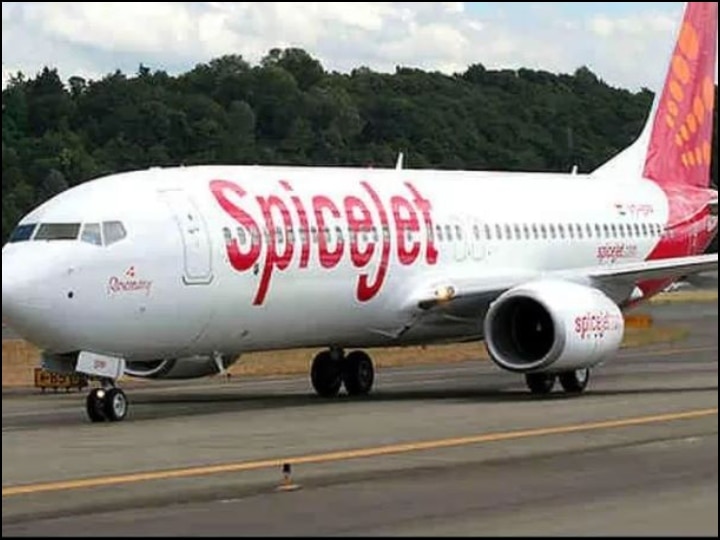 SpiceJet offers to fly migrants stuck in lockdown from Delhi Spicejet, Indigo और GoAir ने की प्रवासी मजदूरों को उनके घर पहुंचाने की पेशकश