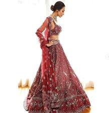 LFW 2020: दुल्हन के लिबास में रैम्प पर उतरीं मलाइका अरोड़ा, सामने आई ऐसी तस्वीरें