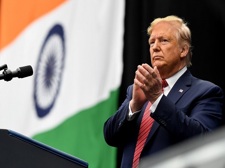 up irrigation department released 500 cusec water in yamuna to keep it clean for donald trumps यूपीः ट्रंप को यमुना की बदबू से बचाने के लिए छोड़ा गया साफ पानी