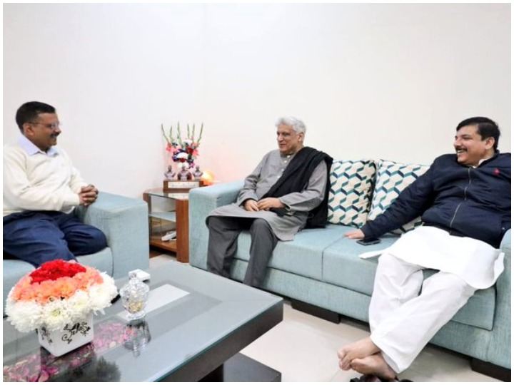 Delhi CM Kejriwal arrived home, Javed Akhtar, has met certain picture Javed Akhtar meets delhi chief minister arvind kejriwal