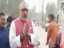 बिहार: धर्मान्तरण से विवादित अंतिम संस्कार में मध्यस्थ बने गिरिराज सिंह- हिंदू रीति रिवाज से कराया अंतिम संस्कार