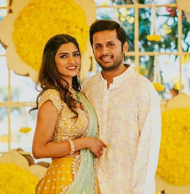 This actor Nitin got engaged with girlfirend, photos went viral अभिनेता नितिन ने गर्लफ्रेंड संग की सगाई, वायरल हो रही हैं तस्वीरें