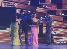 'गली बॉय' को मिला बेस्ट फिल्म का खिताब, ब्लैक लेडी को थामने पहुंचे फिल्म के सितारे