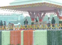 IN PICS: शपथ ग्रहण समारोह के लिए रामलीला मैदान तैयार, तीसरी बार CM पद की शपथ लेंगे अरविंद केजरीवाल