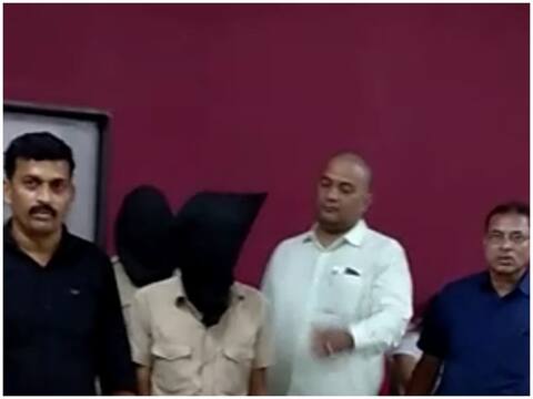 मुंबई पुलिस ने कुछ यूं किया सेक्स रैकेट का पर्दाफाश, जानिए पूरा घटनाक्रम मुंबई पुलिस ने कुछ यूं किया सेक्स रैकेट का पर्दाफाश, जानिए पूरा घटनाक्रम