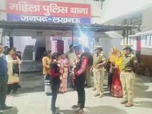 यूपीः प्रेमी युगल के घरवाले नहीं थे राजी, लखनऊ पुलिस ने थाने में करा दी शादी