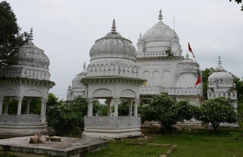 एकादशी का व्रत रखने पर खुश होते हैं भगवान विष्णु, पढ़ें क्या है महत्व एकादशी का व्रत रखने पर खुश होते हैं भगवान विष्णु, पढ़ें क्या है महत्व