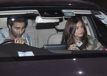 IN PICS: देर रात बॉयफ्रेंड के साथ स्पॉट हुईं ये एक्ट्रेस, मीडिया को देख ऐसे किया रिएक्ट