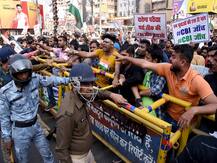 पटना: प्रदर्शन कर रहे दारोगा अभ्यर्थियों पर पुलिस ने बरसाई लाठियां, पेपर लीक की CBI जांच की मांग कर रहे थे