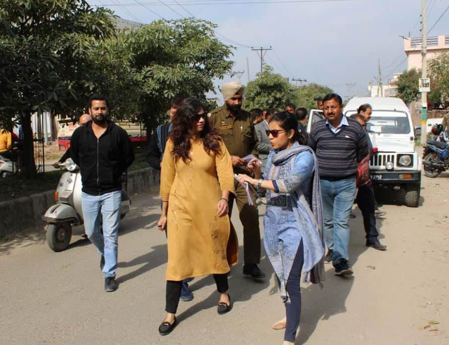 जम्मू नगर निगम ने चलाया अतिक्रमण विरोधी अभियान, कई अवैध निर्माण ध्वस्त किये