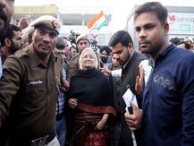 शाहीन बागः वार्ताकारों ने कहा- इस तरह खुले मंच पर बातचीत मुश्किल, पुलिस की बैरिकेडिंग का मुआयना भी किया