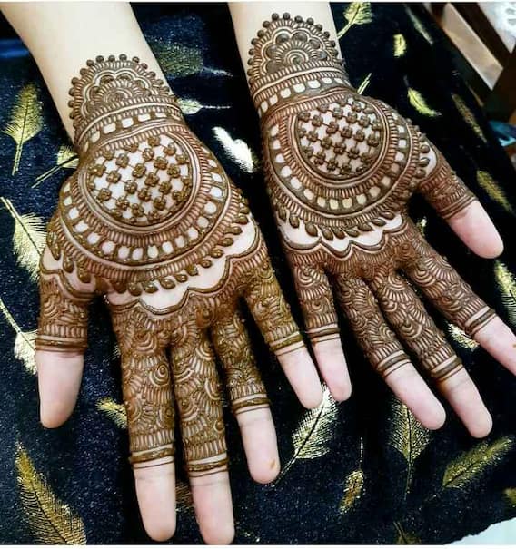 लेटेस्ट मेहंदी डिजाइन 2020: फाल्गुन माह में मेहंदी की ये डिजाइन बढ़ाएंगी हाथों की सुदंरता