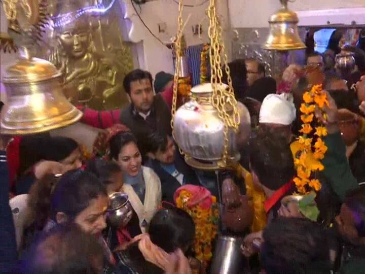 शास्त्रों में कहा गया है कि मध्यरात्रि में जिस दिन फाल्गुन कृष्ण चतुर्दशी हो उसी दिन शिवजी की पूजा होती है. यह दिन महाशिवरात्रि के नाम से जाना जाता है.