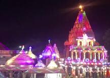 Mahashivratri: आज है भगवान शिव की आराधना का दिन, सुबह 4 बजे से ही मंदिरों में उमड़ी भीड़, देखें तस्वीरें