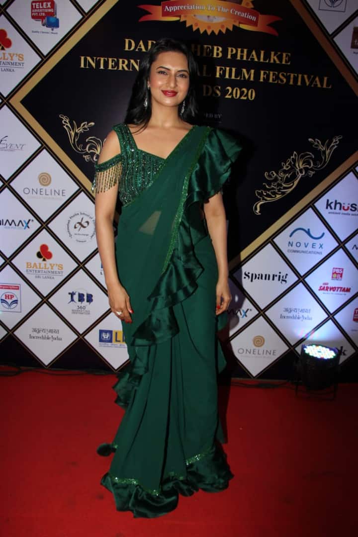 इस दौरान अभिनेत्री का कहना है कि वह काफी समय इस पुरस्कार का इंतजार कर रही थी. दिव्यंका ने कहा, ''यह एक बहुत ही प्रतिष्ठित अवार्ड शो है और मैं इसका हिस्सा बनकर सम्मानित महसूस कर रही हूं.'' इसके साथ ही दिव्यंका ने DPIFF की टीम को धन्यवाद दिया है. (Photo credit: Manav Manglani)